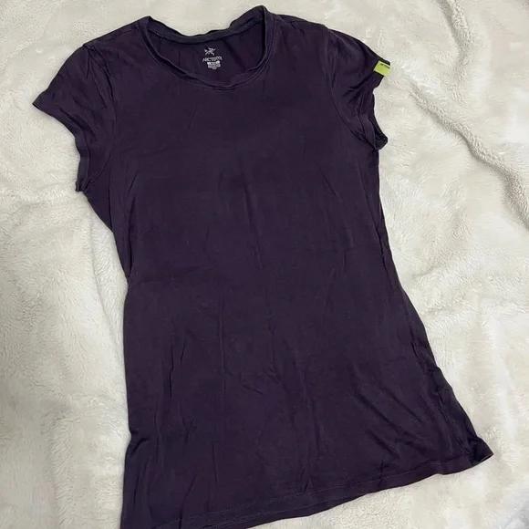 ARC'TERYX Womens Graphic Tee Size M Purple Cotton Jersey Knit Short Sleeve - Picture 3 of 3